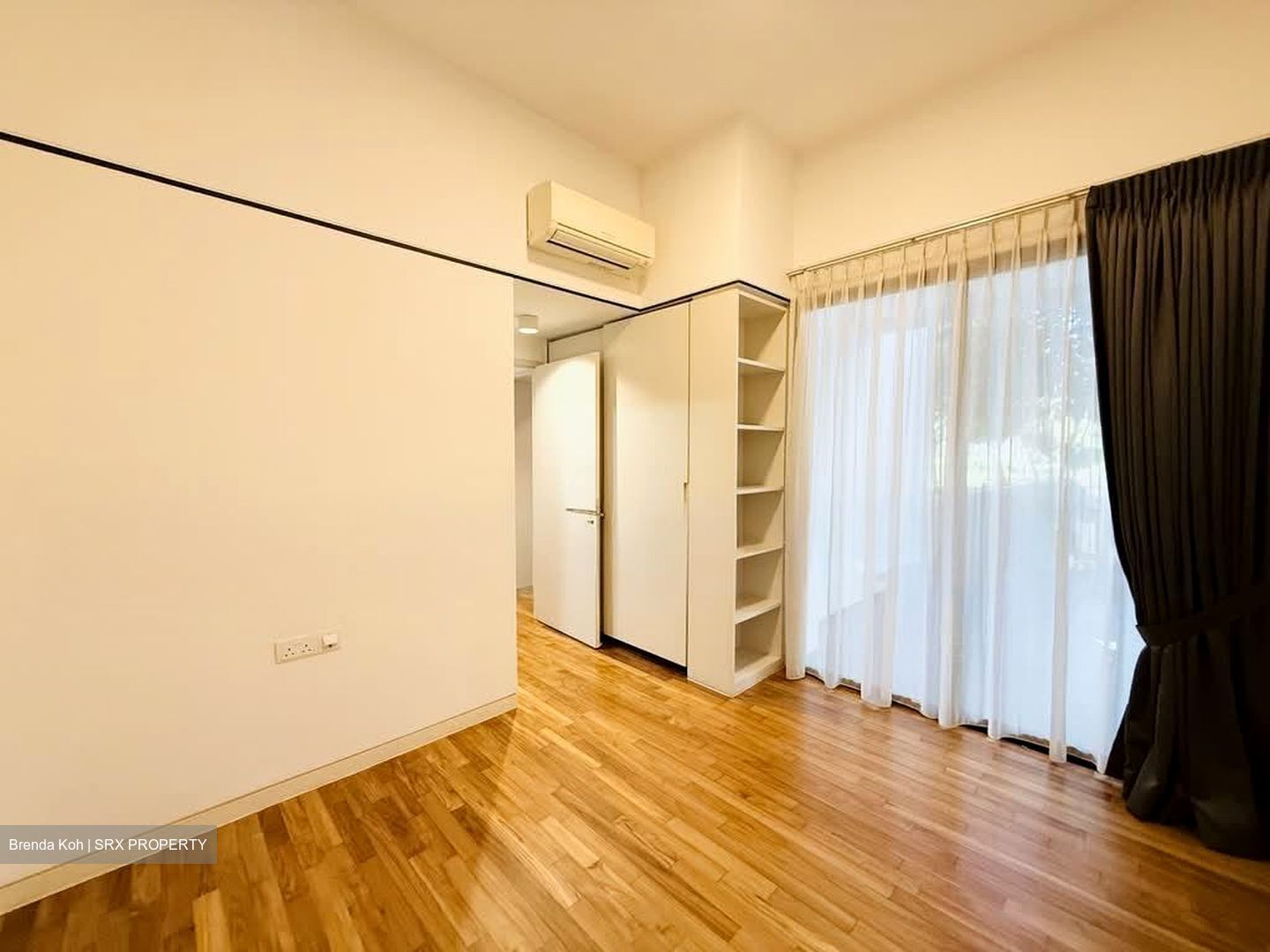Village @ Pasir Panjang (D5), Condominium #575419351